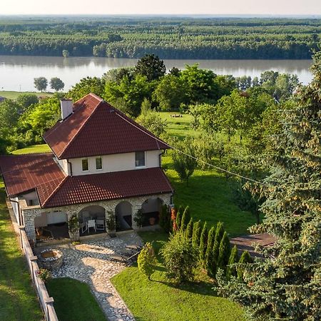 Danubio Residence Aljmaš Екстериор снимка