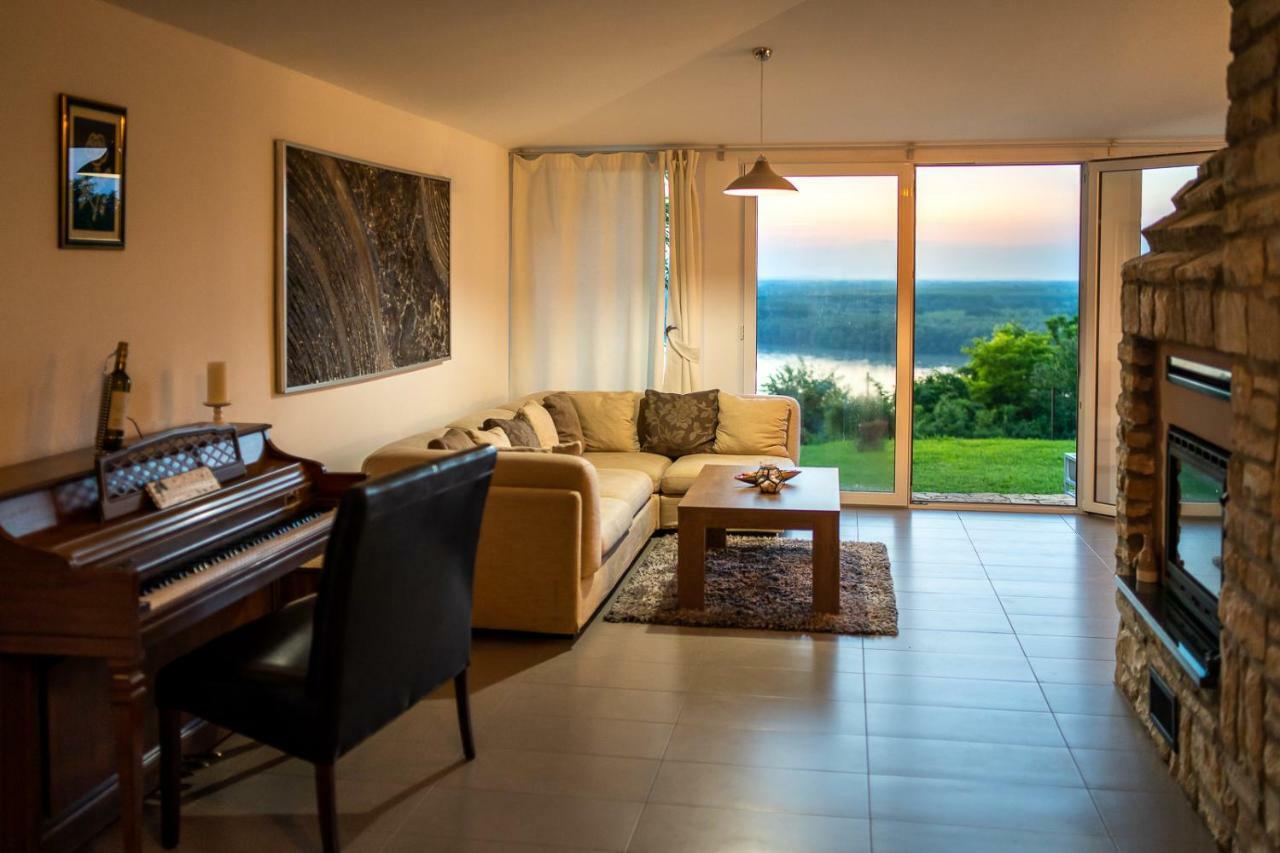 Danubio Residence Aljmaš Екстериор снимка