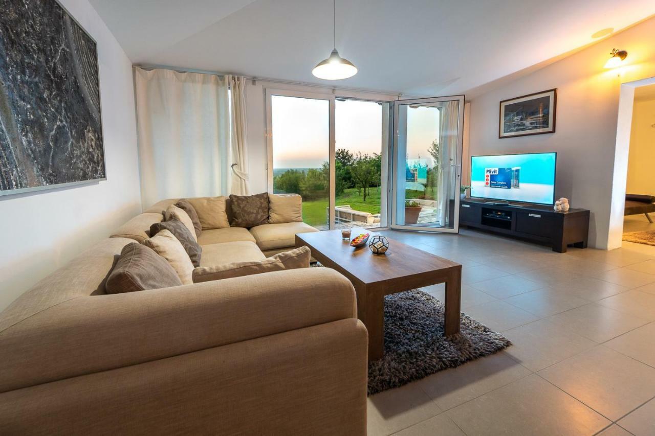 Danubio Residence Aljmaš Екстериор снимка