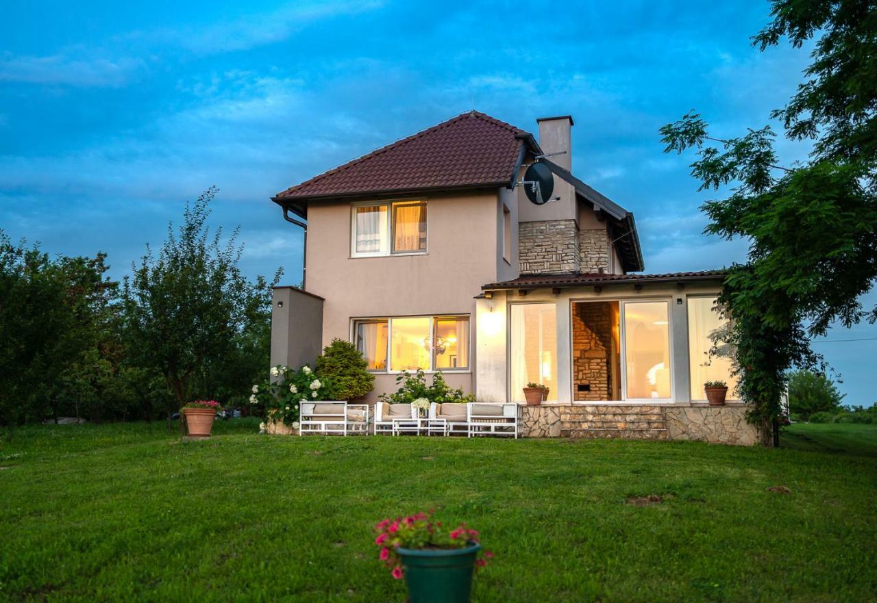 Danubio Residence Aljmaš Екстериор снимка