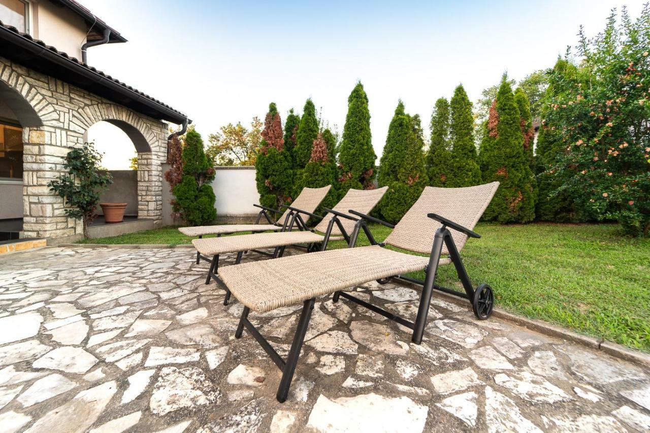 Danubio Residence Aljmaš Екстериор снимка